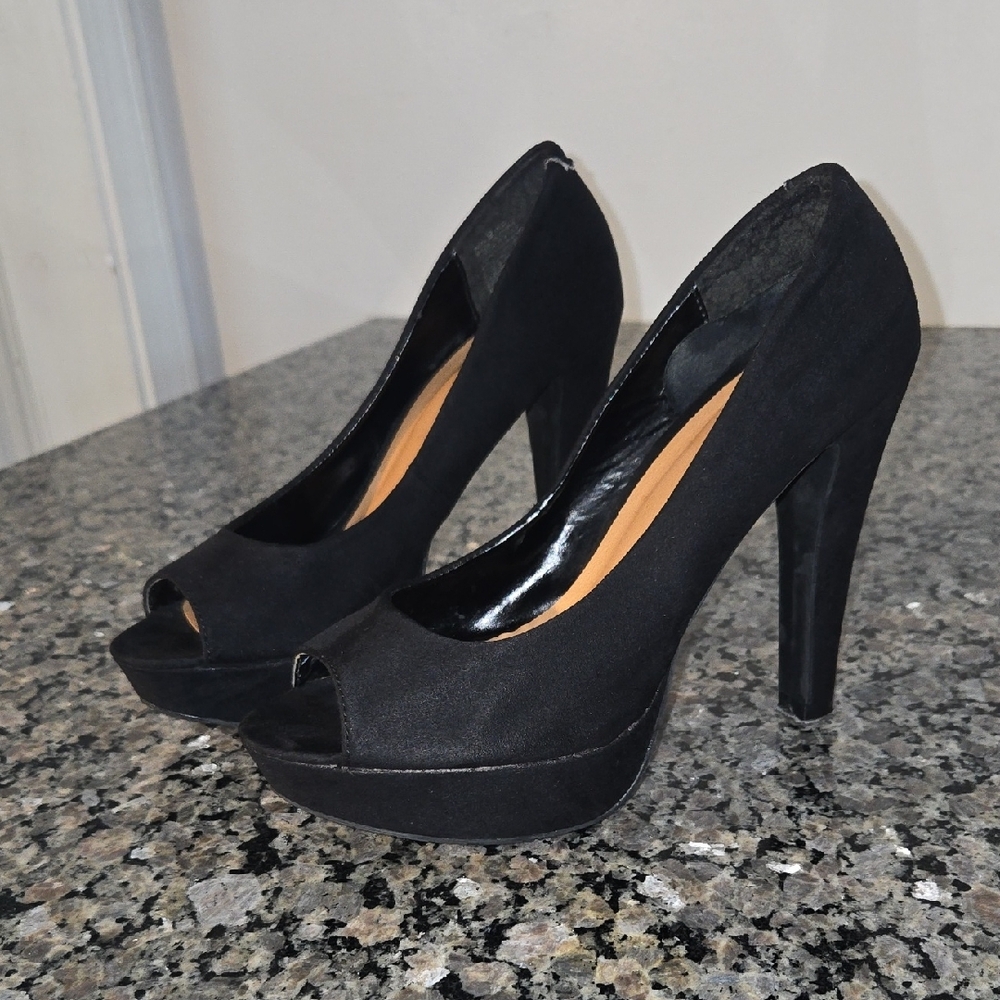 Candie's Black High Heel Pumps with Platform Sole